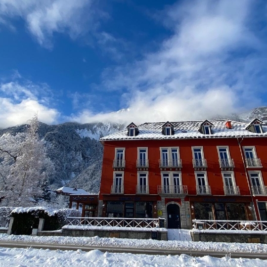  GRIET IMMO : Office | LE BOURG-D'OISANS (38520) | 1 500 m2 | 2 092 000 € 
