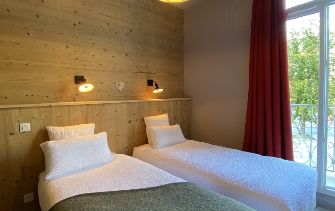GRIET IMMO : Office | LE BOURG-D'OISANS (38520) | 1 500 m2 | 2 092 000 € 
