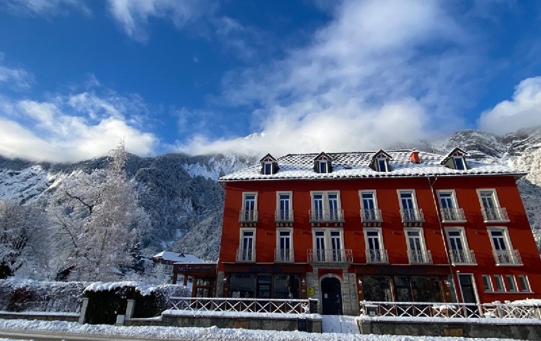 GRIET IMMO : Office | LE BOURG-D'OISANS (38520) | 1 500 m2 | 2 092 000 € 