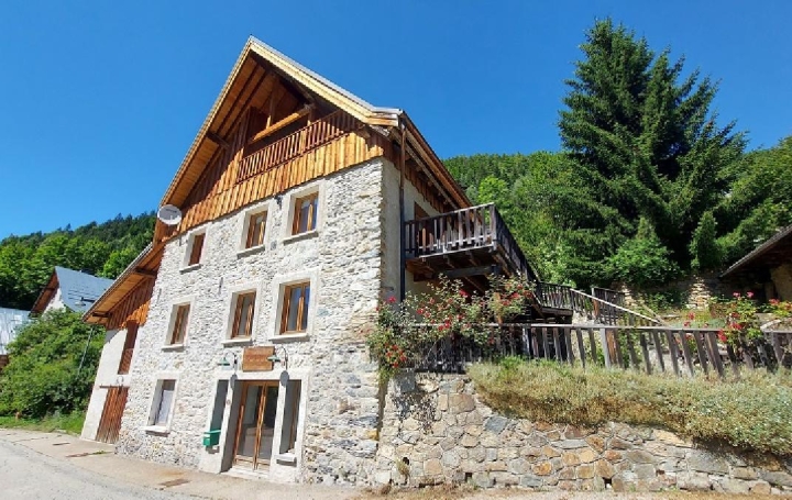 Maison OZ 422 m2 1 975 000 € Maison OZ 422 m2 1 975 000 €