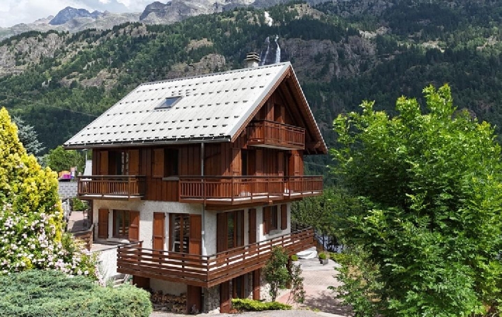 Appartement P8 VAUJANY 146 m2 994 000 € Appartement P8 VAUJANY 146 m2 994 000 €